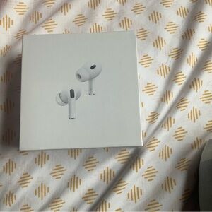 Apple AirPods Pro in Classic White